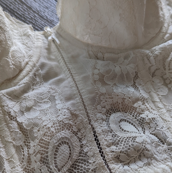 Corset - Picture 2 of 3